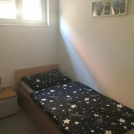 Lägenhet Apartman Green *